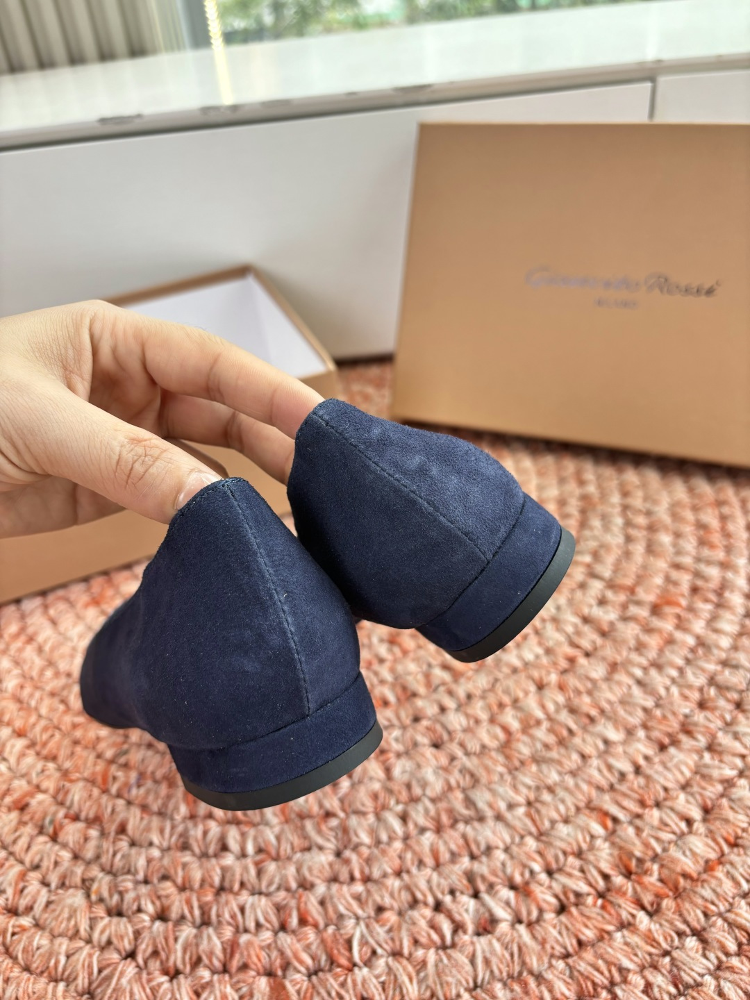 🌾G305😀GianvitoRossi吉安维托罗西 平底 系列经典粉色羊反绒皮&粉色小羊皮超级百搭的一款