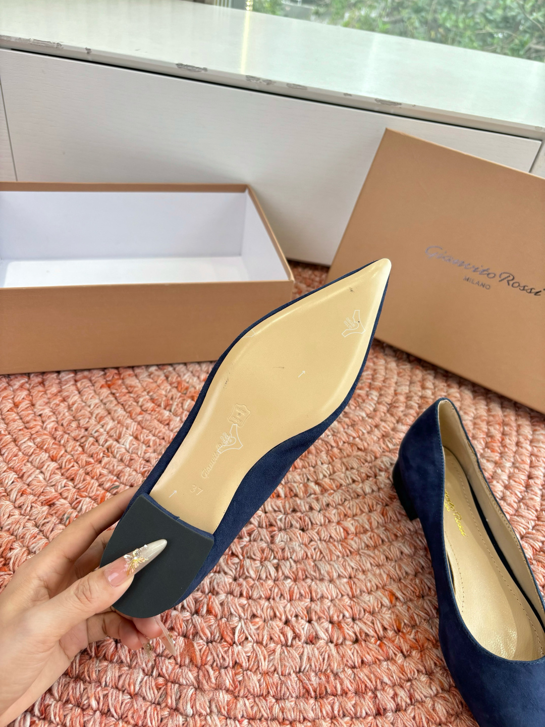 🌾G305😀GianvitoRossi吉安维托罗西 平底 系列经典粉色羊反绒皮&粉色小羊皮超级百搭的一款