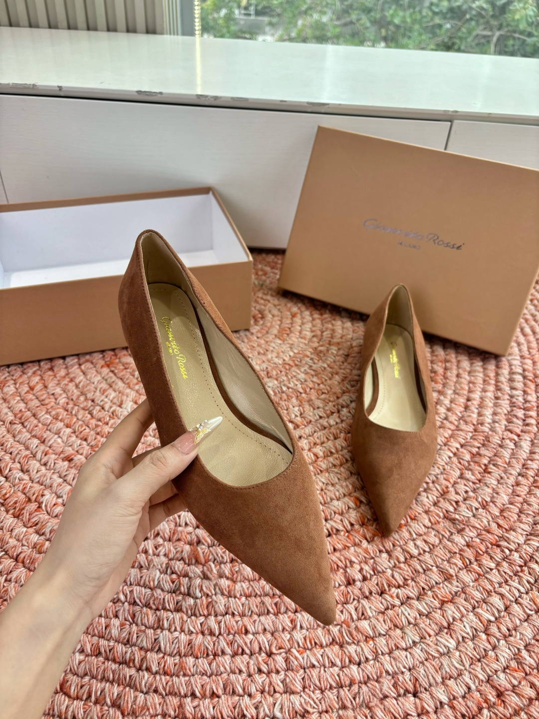 🌾G305😀GianvitoRossi吉安维托罗西 平底 系列经典粉色羊反绒皮&粉色小羊皮超级百搭的一款