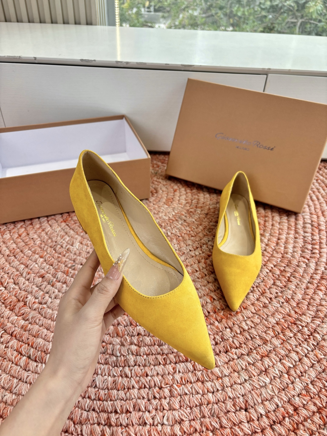 🌾G305😀GianvitoRossi吉安维托罗西 平底 系列经典粉色羊反绒皮&粉色小羊皮超级百搭的一款