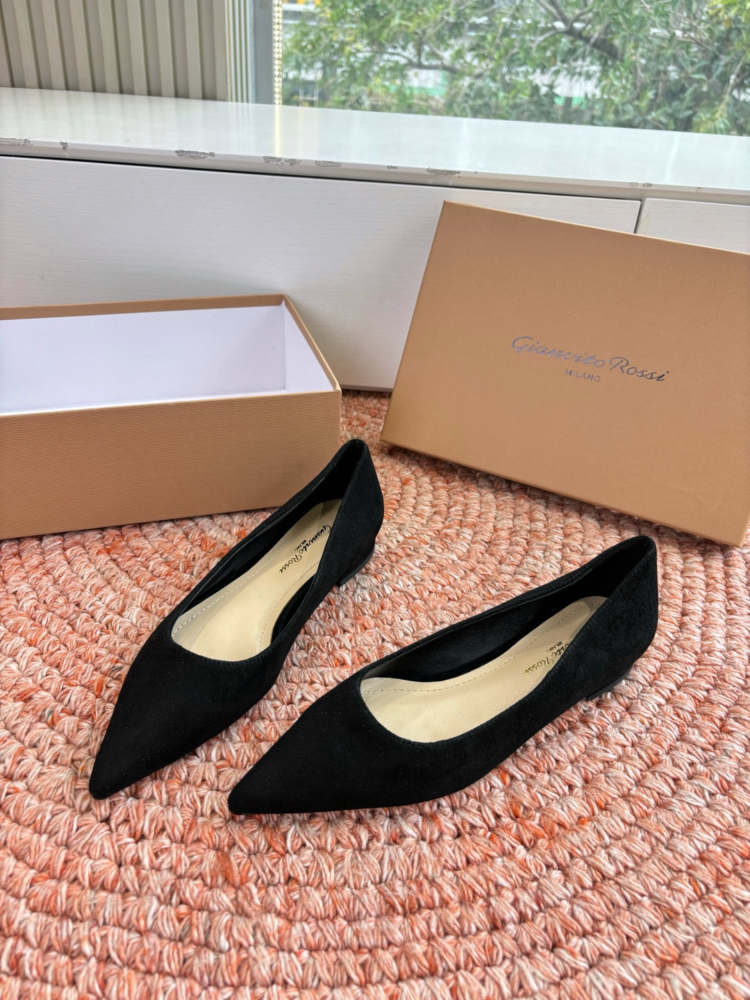 🌾G305😀GianvitoRossi吉安维托罗西 平底 系列经典粉色羊反绒皮&粉色小羊皮超级百搭的一款