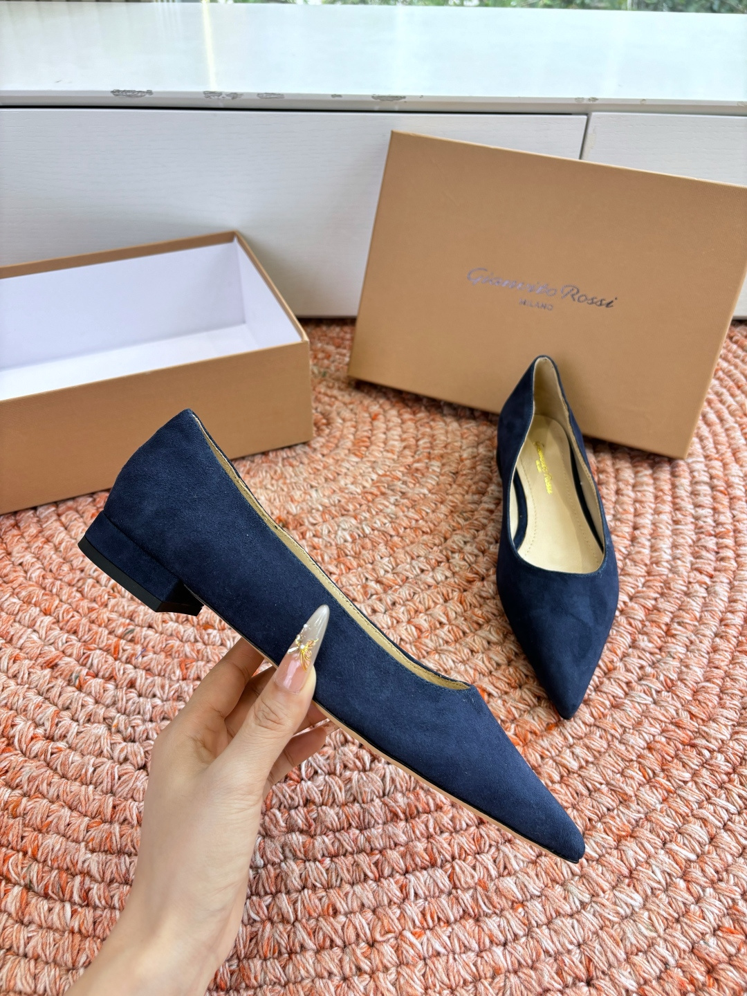 🌾G305😀GianvitoRossi吉安维托罗西 平底 系列经典粉色羊反绒皮&粉色小羊皮超级百搭的一款