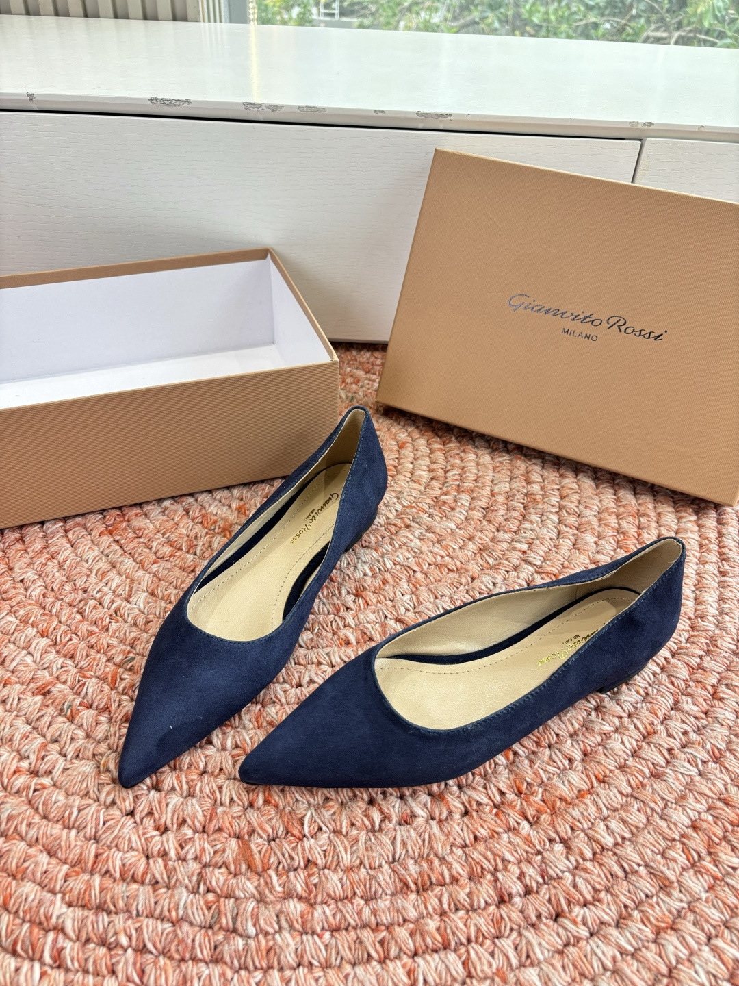 🌾G305😀GianvitoRossi吉安维托罗西 平底 系列经典粉色羊反绒皮&粉色小羊皮超级百搭的一款