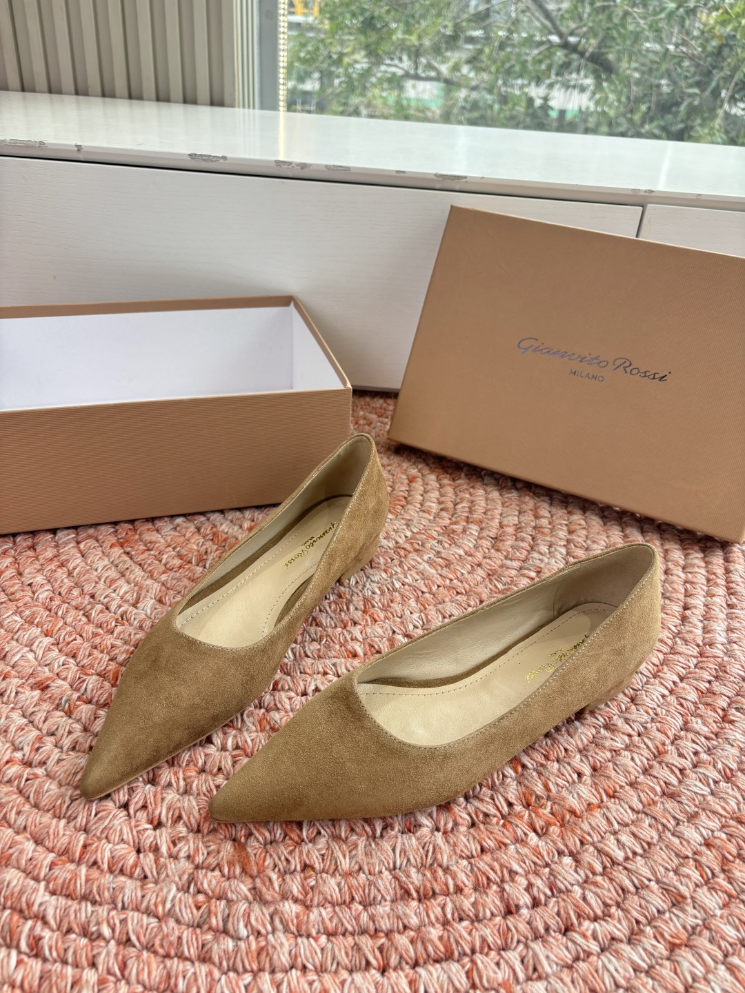 🌾G305😀GianvitoRossi吉安维托罗西 平底 系列经典粉色羊反绒皮&粉色小羊皮超级百搭的一款