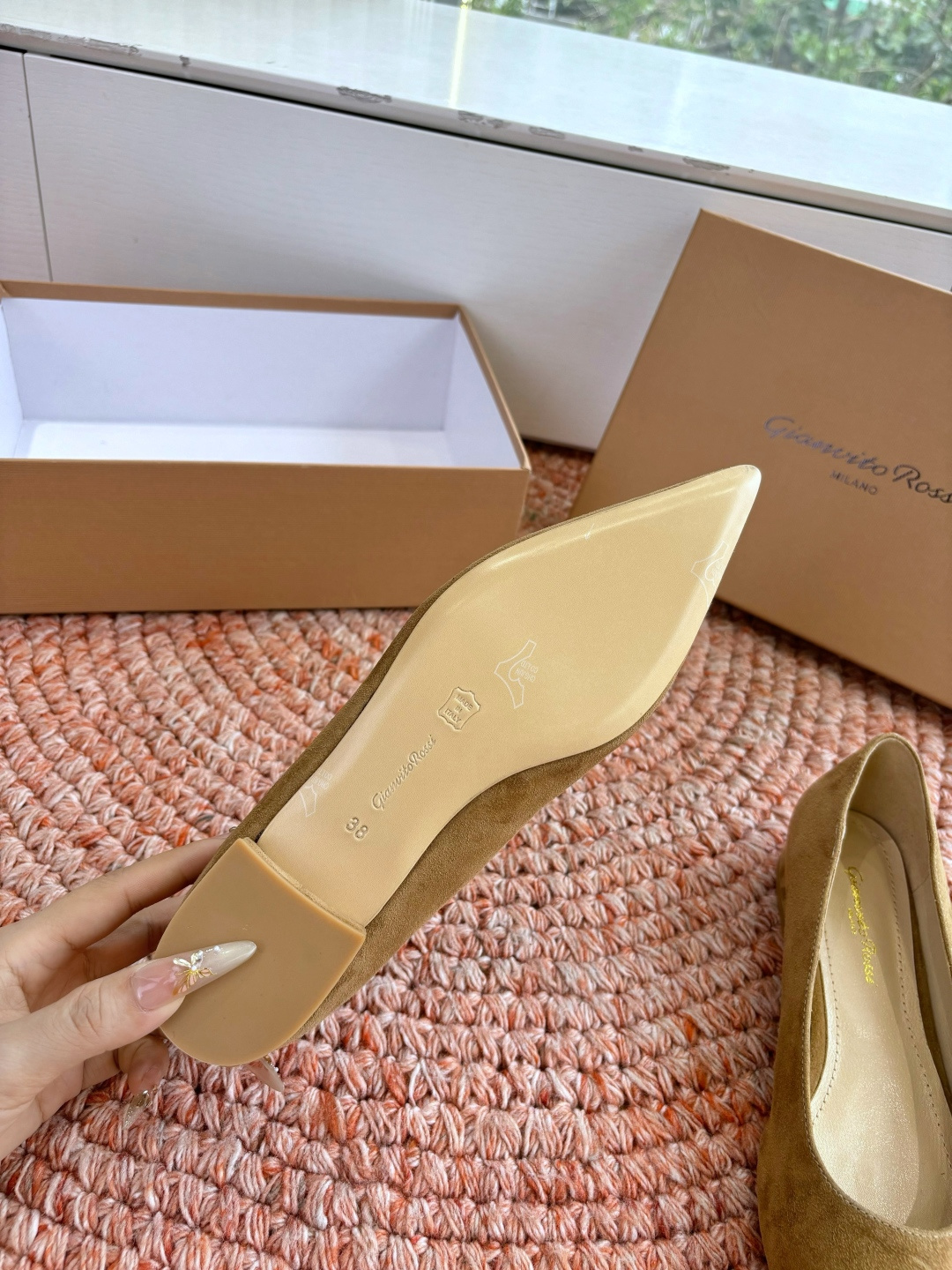 🌾G305😀GianvitoRossi吉安维托罗西 平底 系列经典粉色羊反绒皮&粉色小羊皮超级百搭的一款