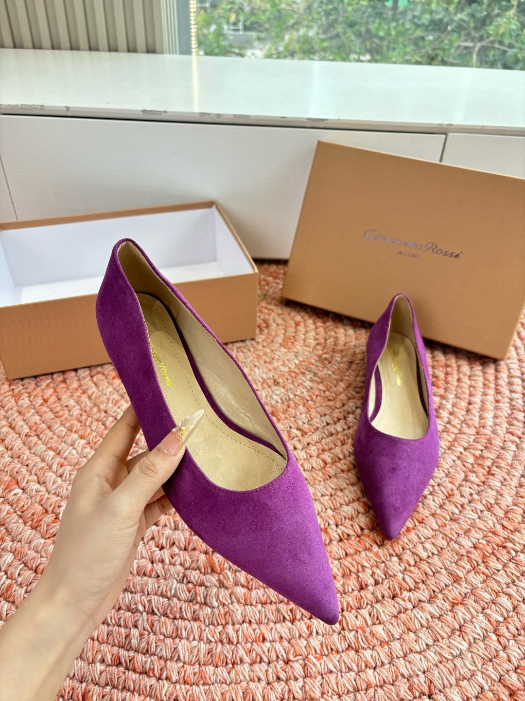 🌾G305😀GianvitoRossi吉安维托罗西 平底 系列经典粉色羊反绒皮&粉色小羊皮超级百搭的一款