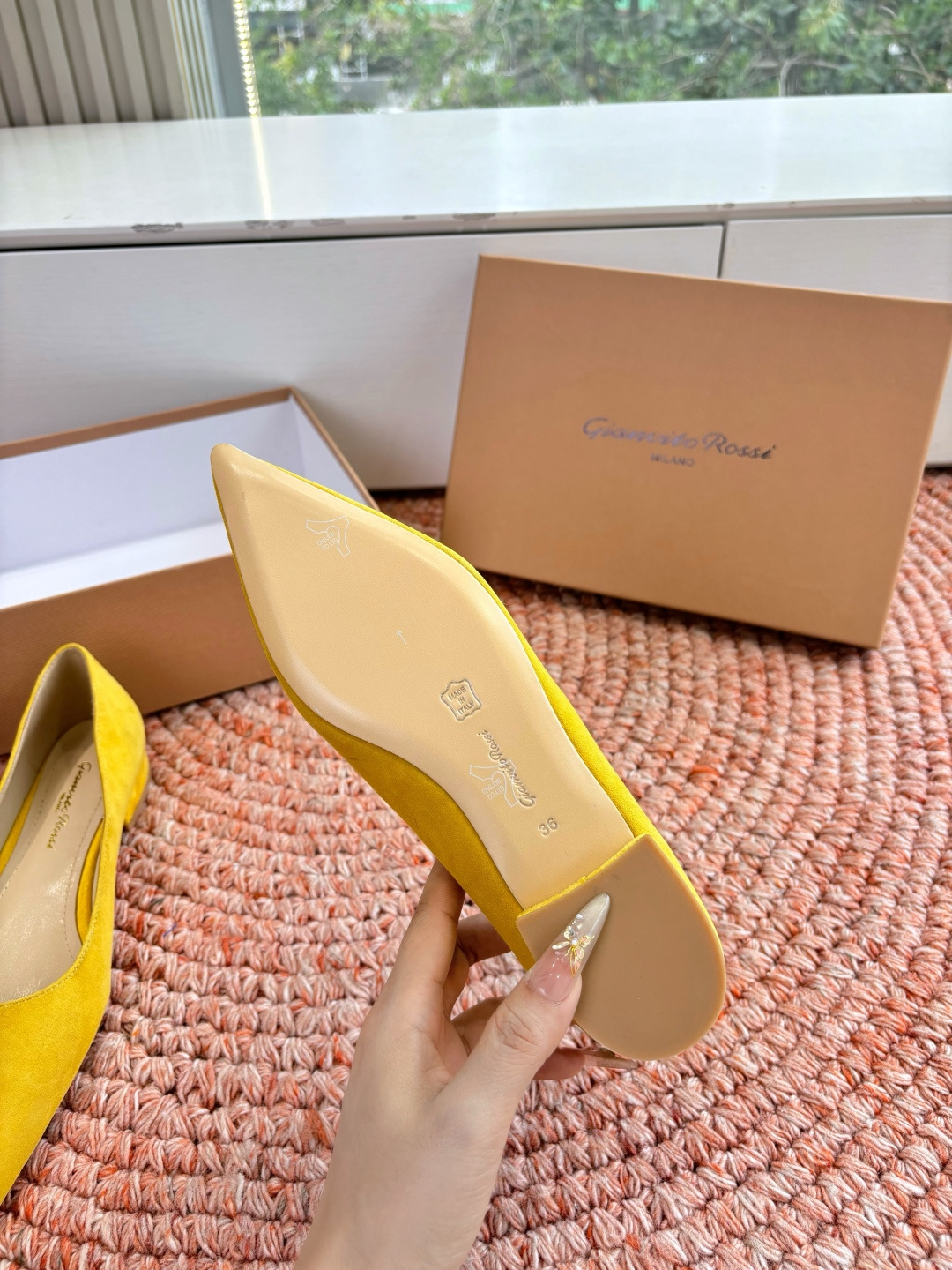 🌾G305😀GianvitoRossi吉安维托罗西 平底 系列经典粉色羊反绒皮&粉色小羊皮超级百搭的一款