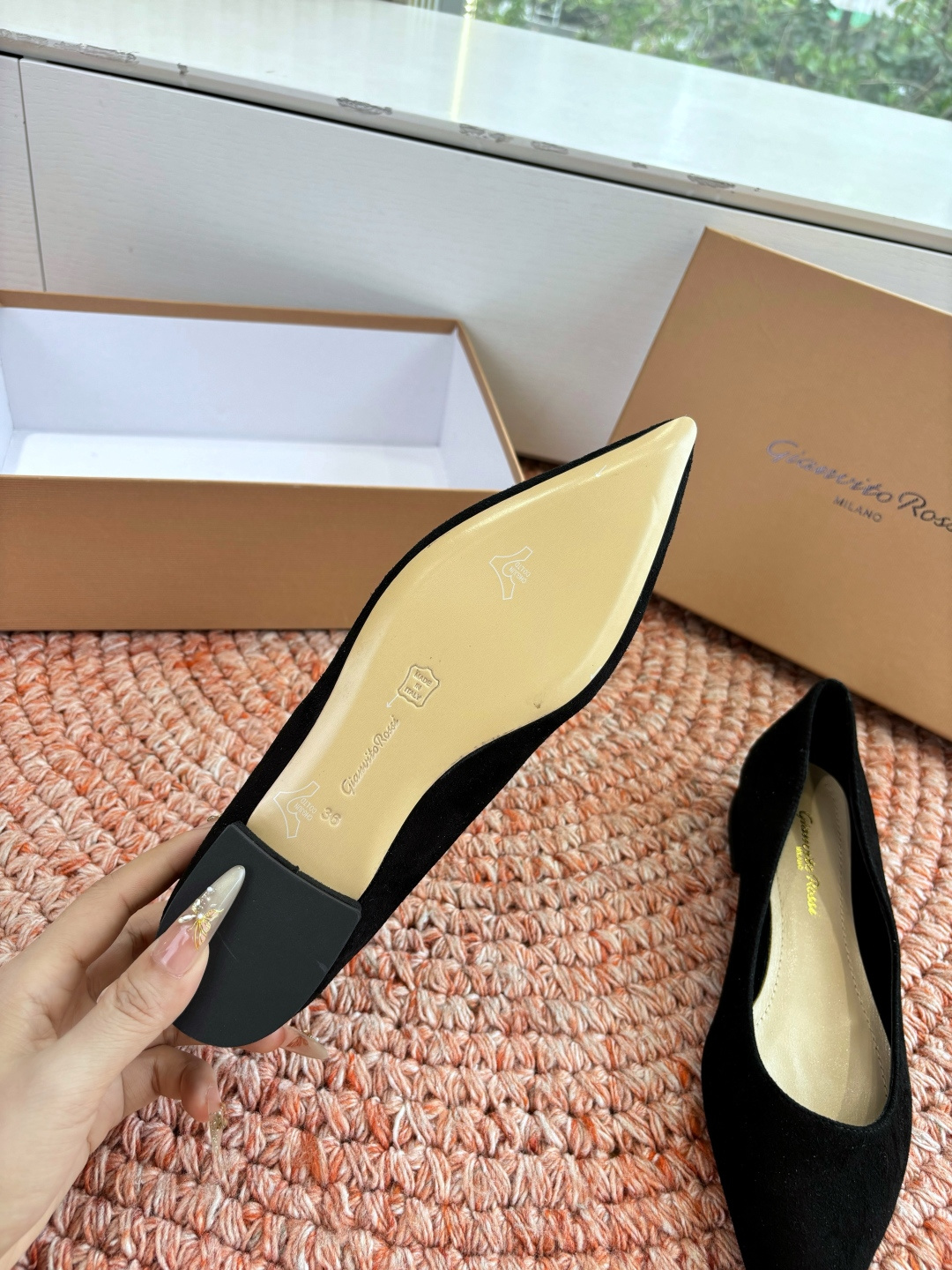 🌾G305😀GianvitoRossi吉安维托罗西 平底 系列经典粉色羊反绒皮&粉色小羊皮超级百搭的一款