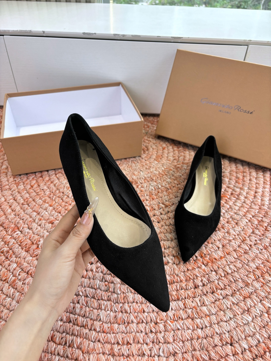 🌾G305😀GianvitoRossi吉安维托罗西 平底 系列经典粉色羊反绒皮&粉色小羊皮超级百搭的一款