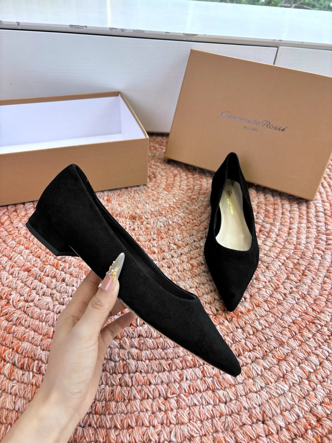 🌾G305😀GianvitoRossi吉安维托罗西 平底 系列经典粉色羊反绒皮&粉色小羊皮超级百搭的一款