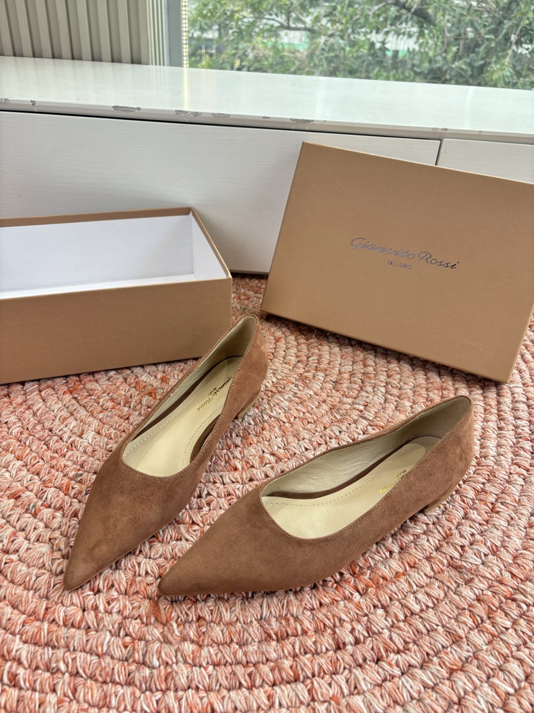 🌾G305😀GianvitoRossi吉安维托罗西 平底 系列经典粉色羊反绒皮&粉色小羊皮超级百搭的一款