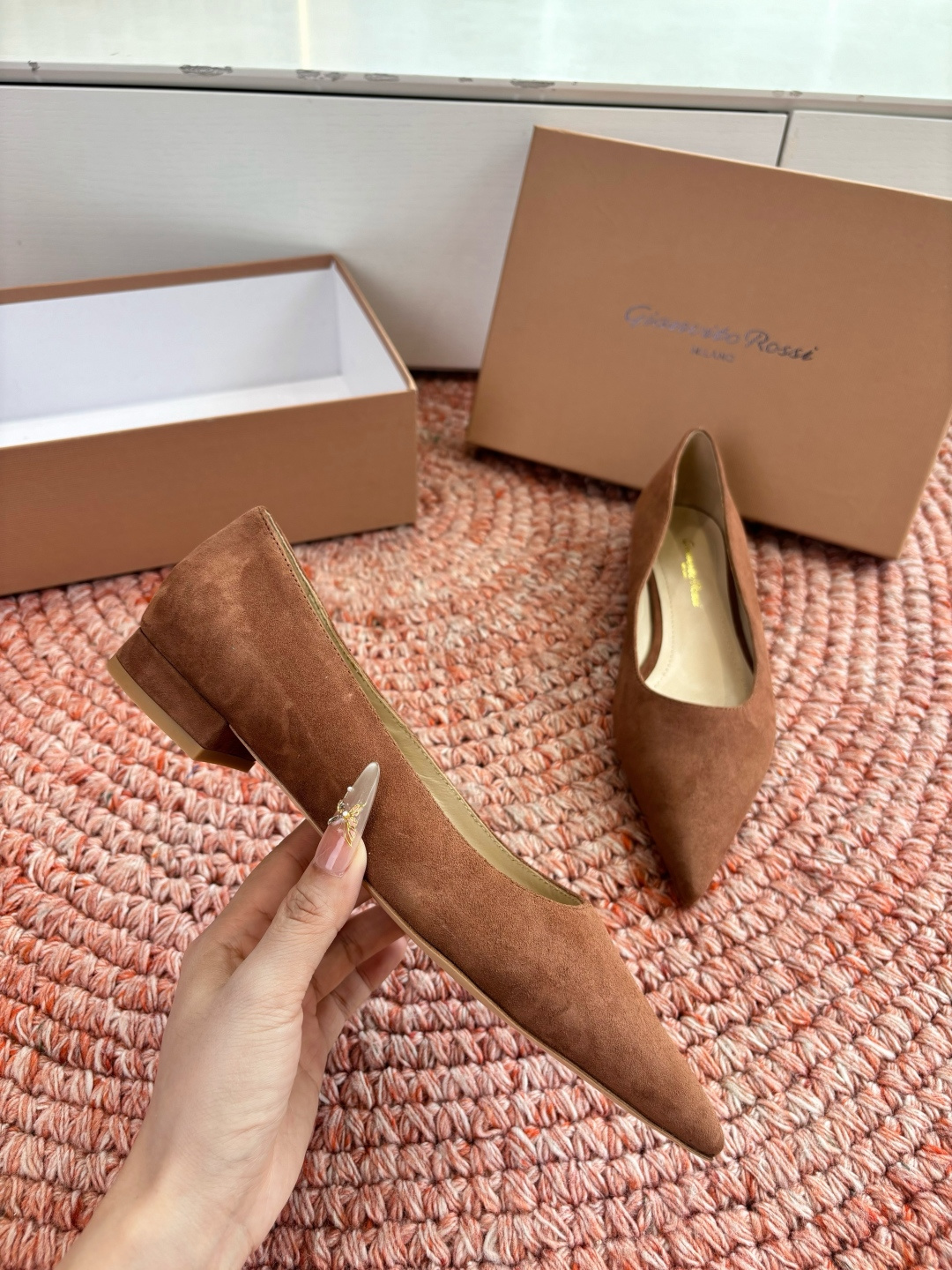 🌾G305😀GianvitoRossi吉安维托罗西 平底 系列经典粉色羊反绒皮&粉色小羊皮超级百搭的一款