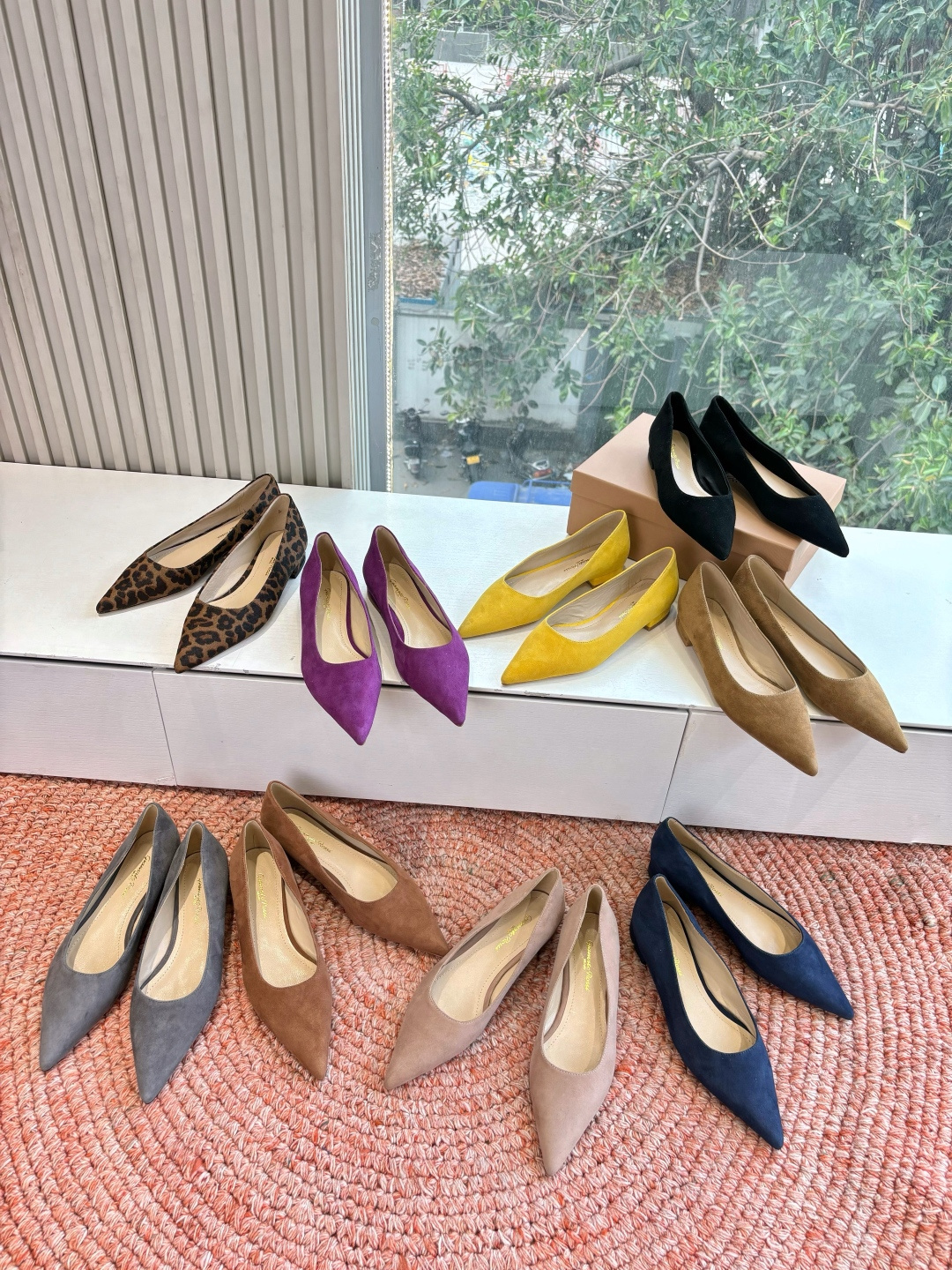 🌾G305😀GianvitoRossi吉安维托罗西 平底 系列经典粉色羊反绒皮&粉色小羊皮超级百搭的一款