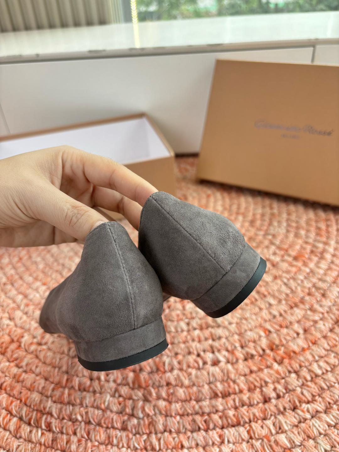 🌾G305😀GianvitoRossi吉安维托罗西 平底 系列经典粉色羊反绒皮&粉色小羊皮超级百搭的一款