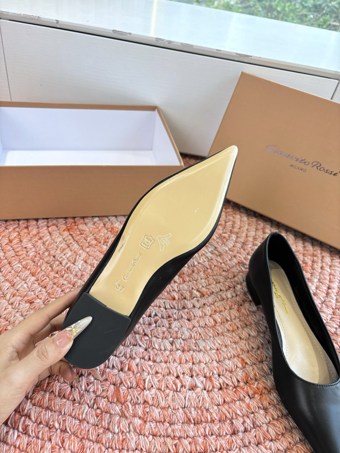 🌾G305😀GianvitoRossi吉安维托罗西 平底 系列经典粉色羊反绒皮&粉色小羊皮超级百搭的一款