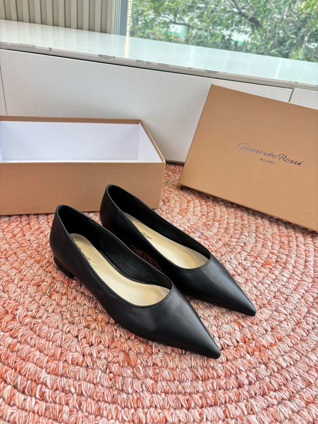 🌾G305😀GianvitoRossi吉安维托罗西 平底 系列经典粉色羊反绒皮&粉色小羊皮超级百搭的一款