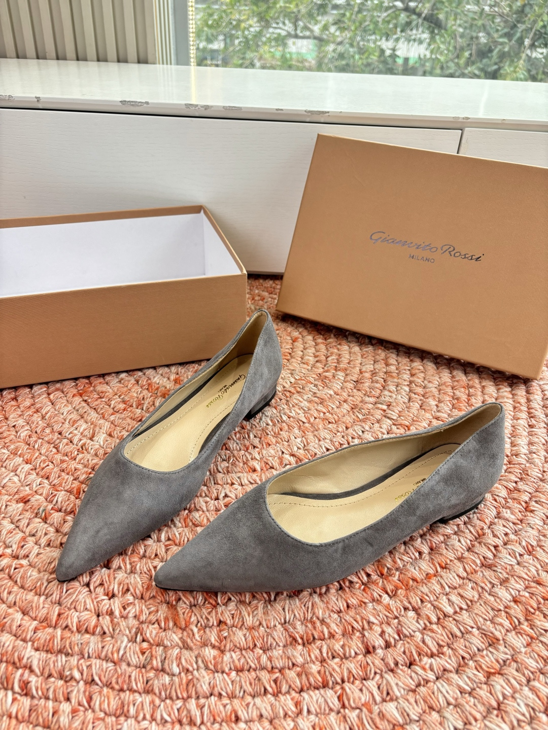 🌾G305😀GianvitoRossi吉安维托罗西 平底 系列经典粉色羊反绒皮&粉色小羊皮超级百搭的一款