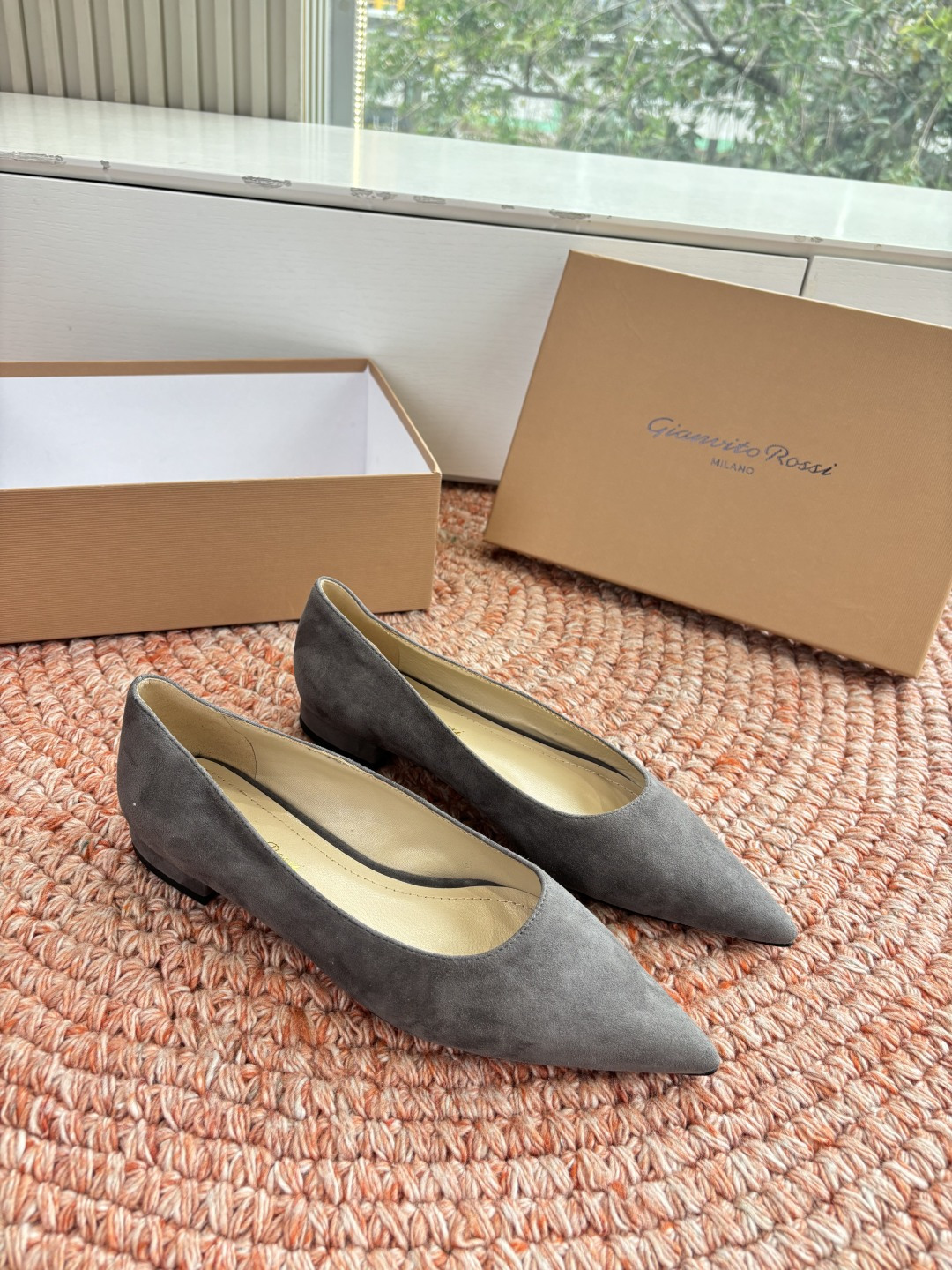 🌾G305😀GianvitoRossi吉安维托罗西 平底 系列经典粉色羊反绒皮&粉色小羊皮超级百搭的一款