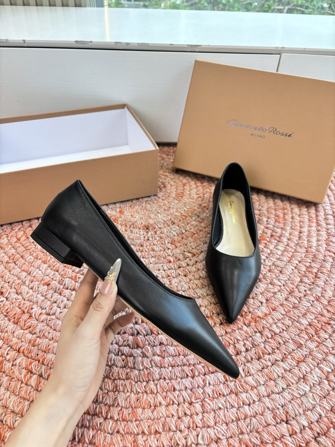 🌾G305😀GianvitoRossi吉安维托罗西 平底 系列经典粉色羊反绒皮&粉色小羊皮超级百搭的一款