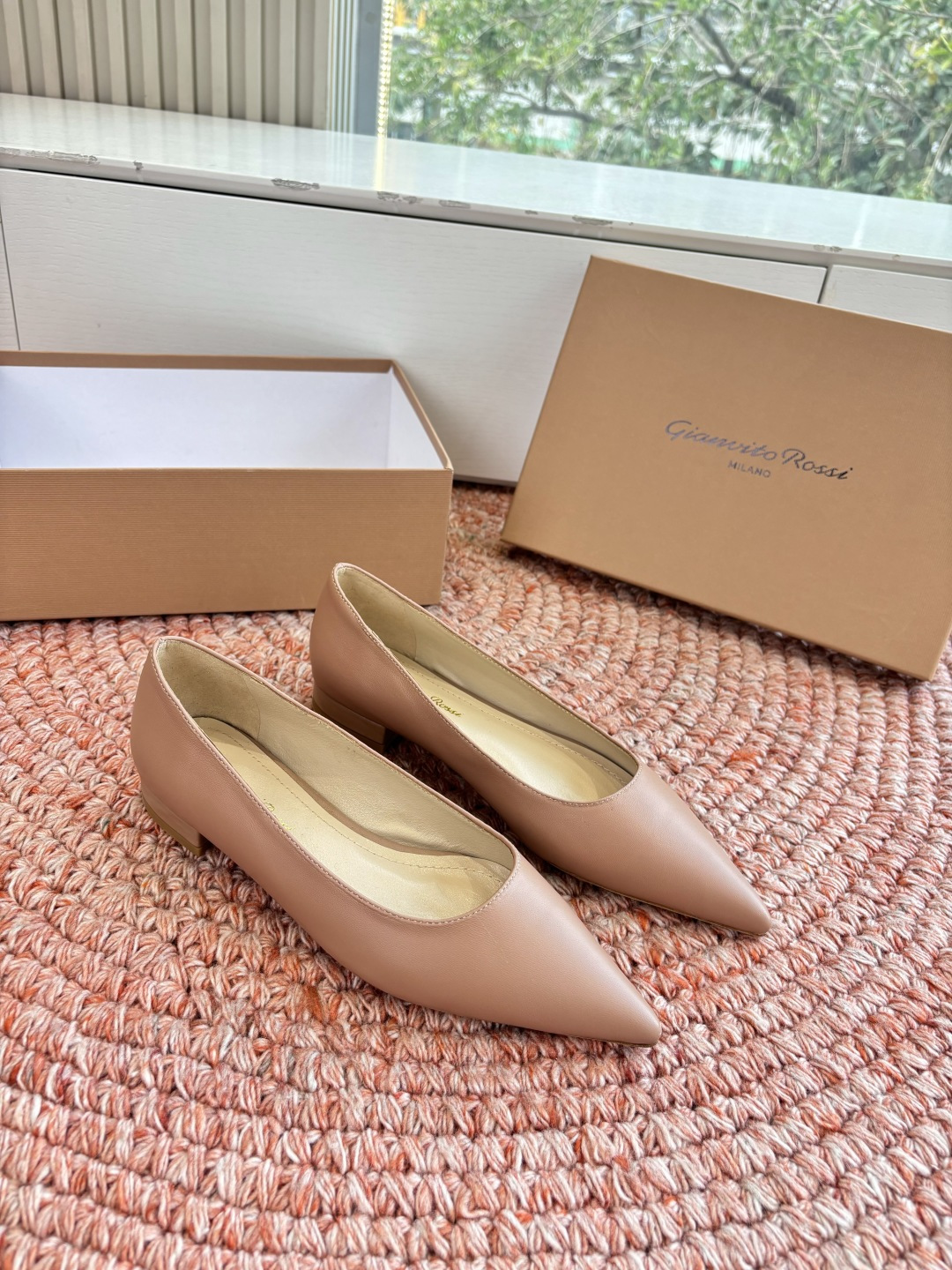 🌾G305😀GianvitoRossi吉安维托罗西 平底 系列经典粉色羊反绒皮&粉色小羊皮超级百搭的一款
