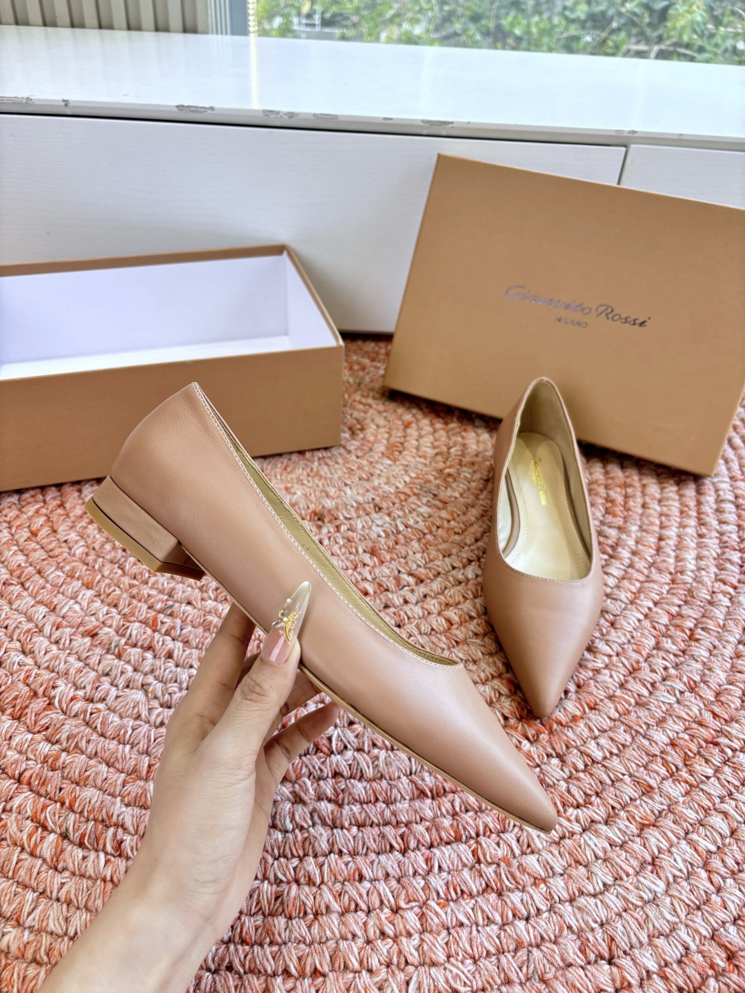 🌾G305😀GianvitoRossi吉安维托罗西 平底 系列经典粉色羊反绒皮&粉色小羊皮超级百搭的一款