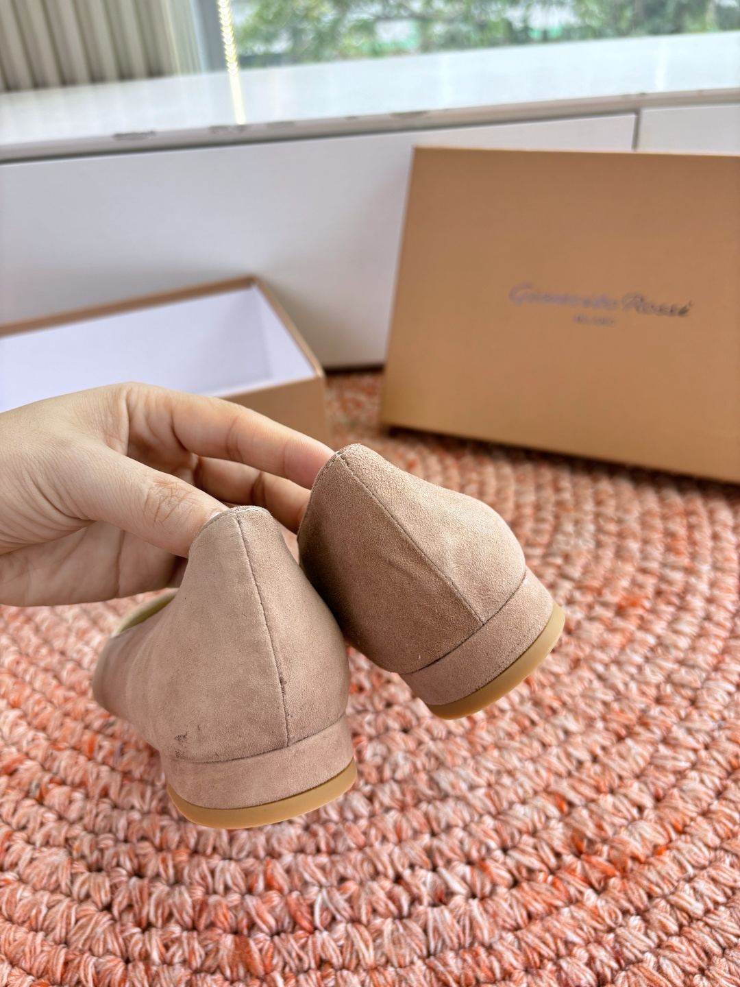 🌾G305😀GianvitoRossi吉安维托罗西 平底 系列经典粉色羊反绒皮&粉色小羊皮超级百搭的一款