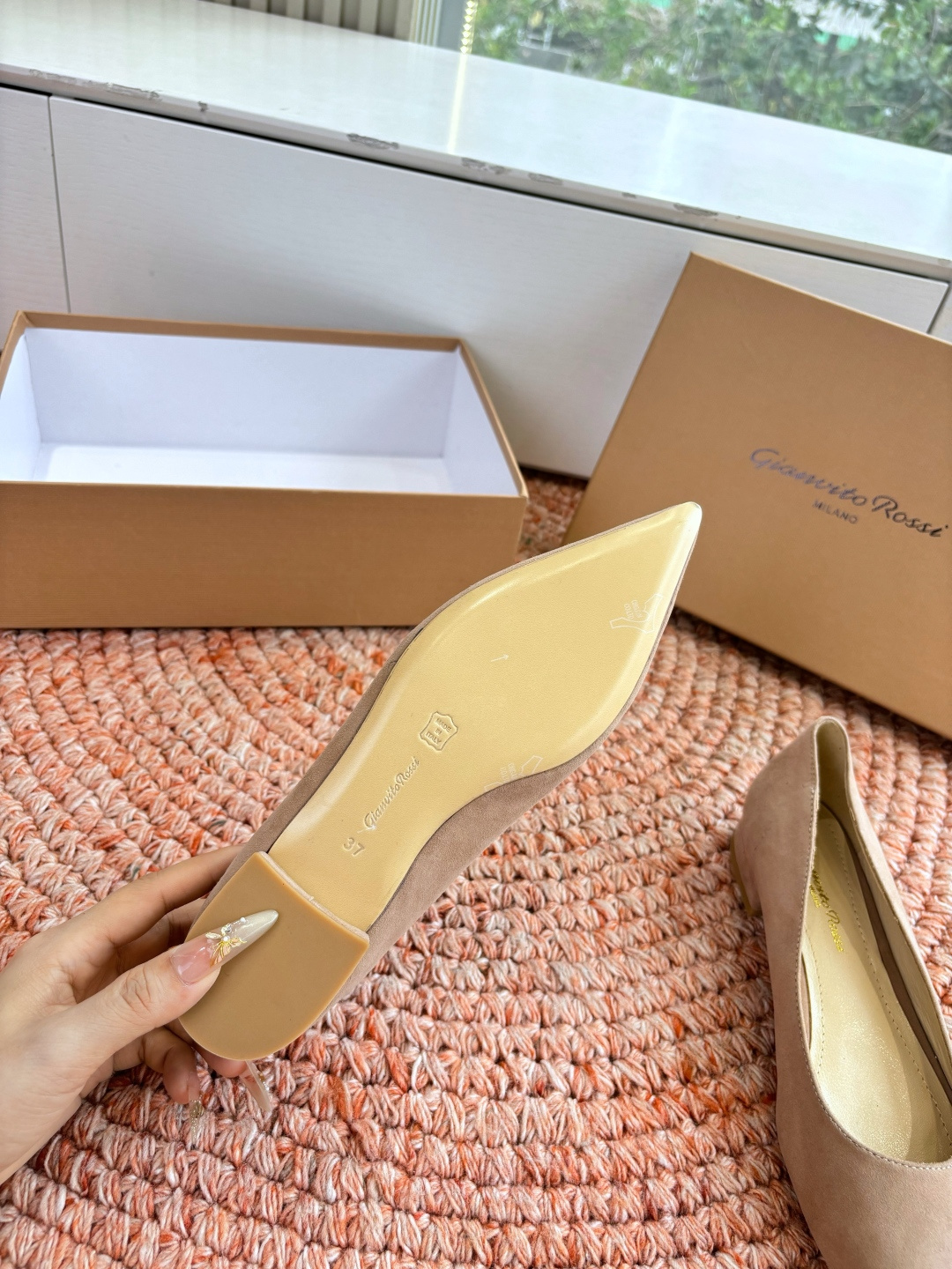 🌾G305😀GianvitoRossi吉安维托罗西 平底 系列经典粉色羊反绒皮&粉色小羊皮超级百搭的一款