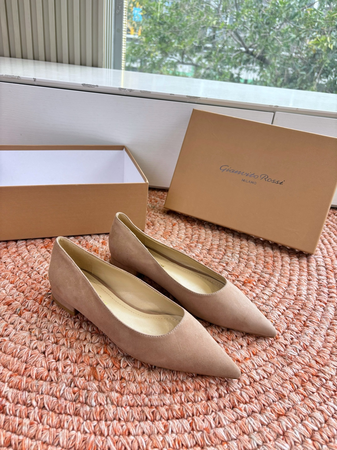 🌾G305😀GianvitoRossi吉安维托罗西 平底 系列经典粉色羊反绒皮&粉色小羊皮超级百搭的一款