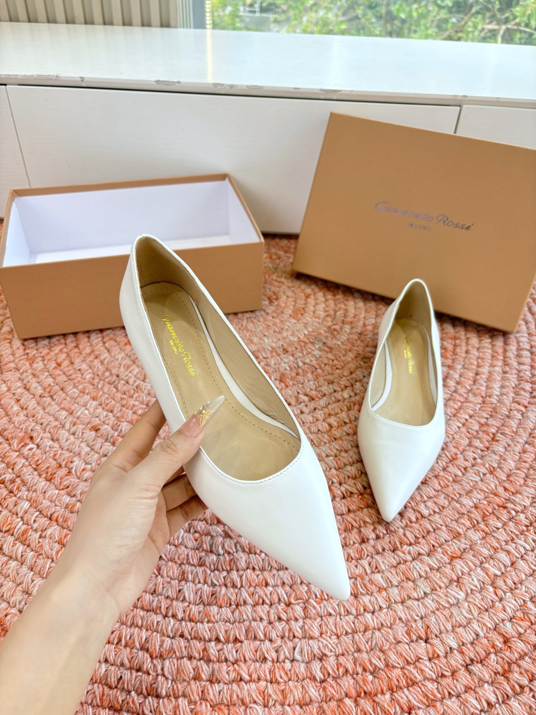 🌾G305😀GianvitoRossi吉安维托罗西 平底 系列经典粉色羊反绒皮&粉色小羊皮超级百搭的一款