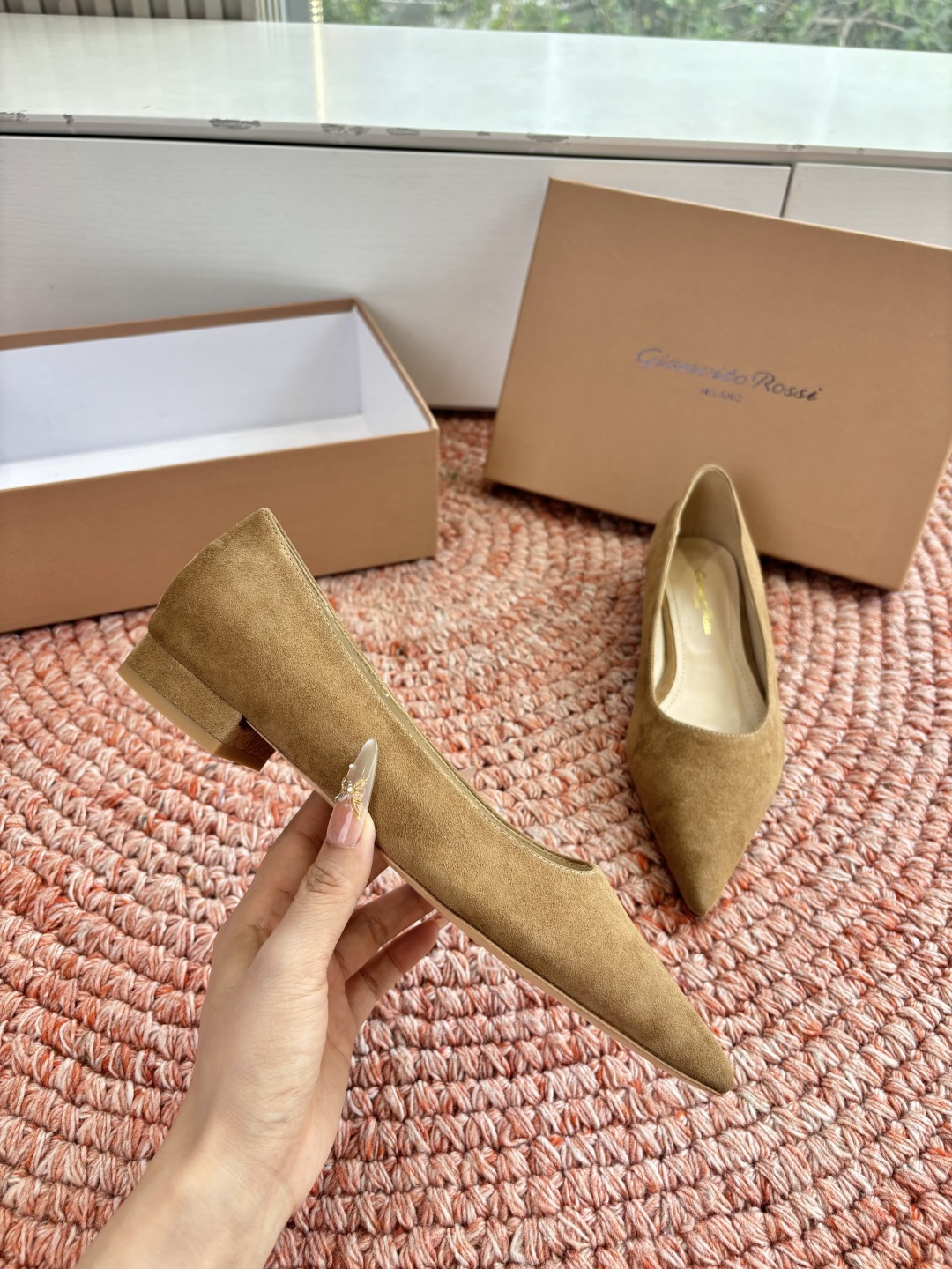 🌾G305😀GianvitoRossi吉安维托罗西 平底 系列经典粉色羊反绒皮&粉色小羊皮超级百搭的一款