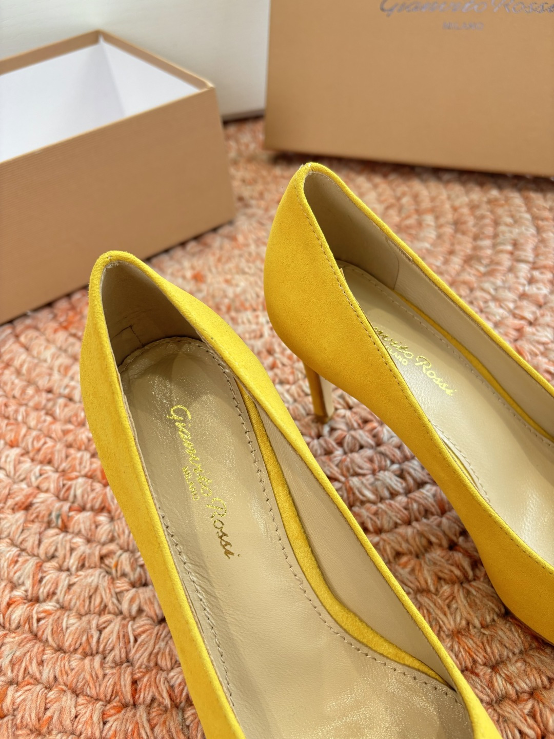 🌾G305😀GianvitoRossi吉安维托罗西 平底 系列经典粉色羊反绒皮&粉色小羊皮超级百搭的一款