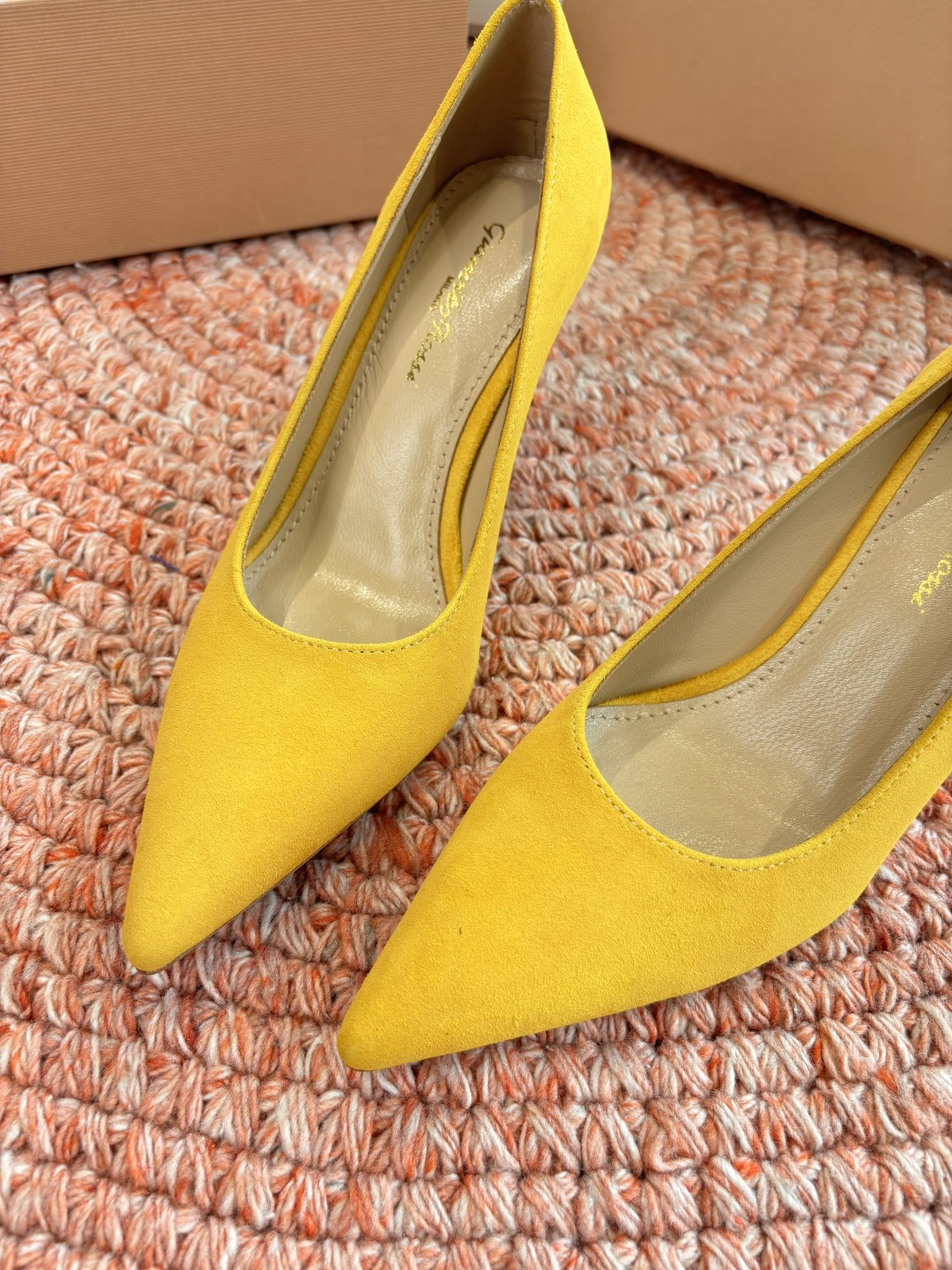 🌾G305😀GianvitoRossi吉安维托罗西 平底 系列经典粉色羊反绒皮&粉色小羊皮超级百搭的一款