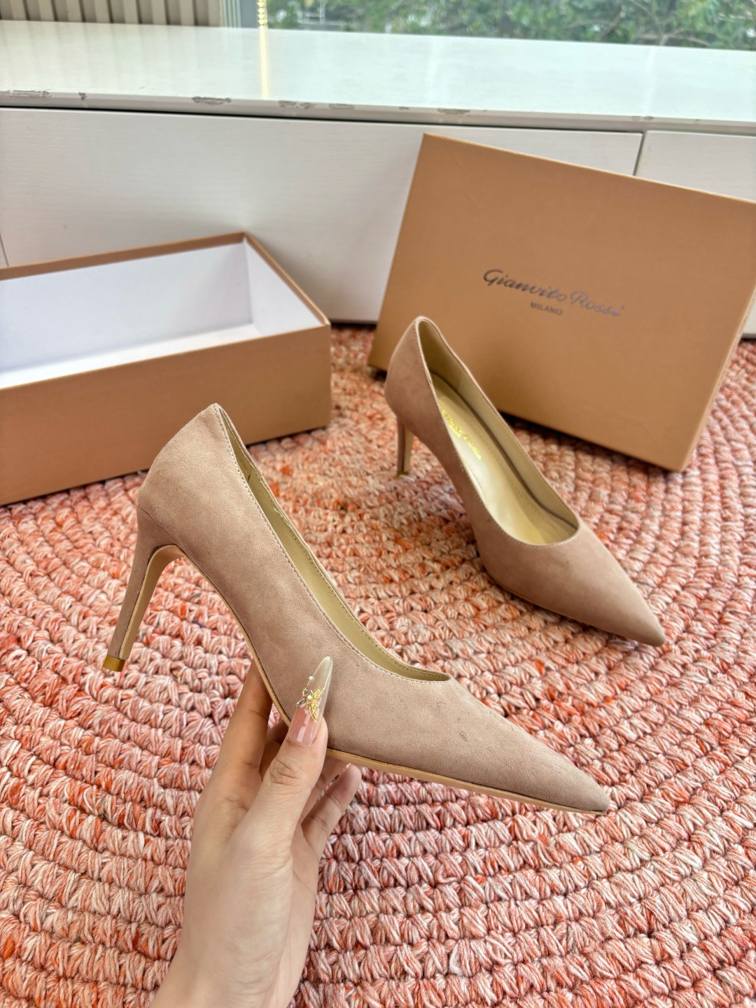 🌾G305😀GianvitoRossi吉安维托罗西 平底 系列经典粉色羊反绒皮&粉色小羊皮超级百搭的一款