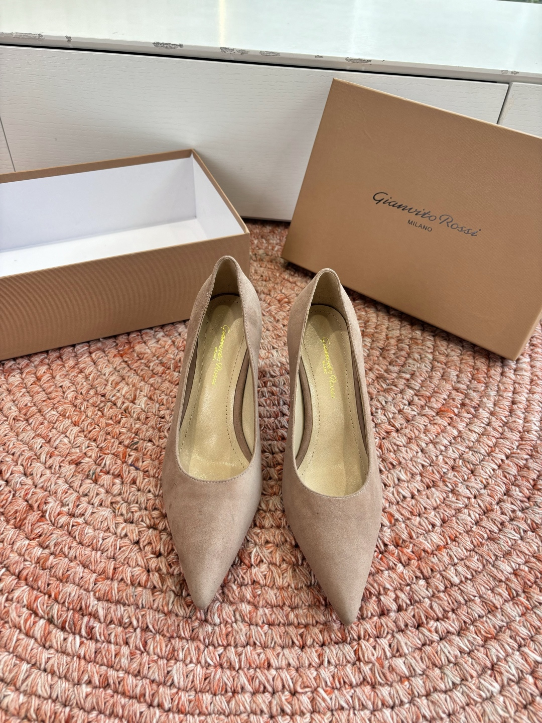 🌾G305😀GianvitoRossi吉安维托罗西 平底 系列经典粉色羊反绒皮&粉色小羊皮超级百搭的一款