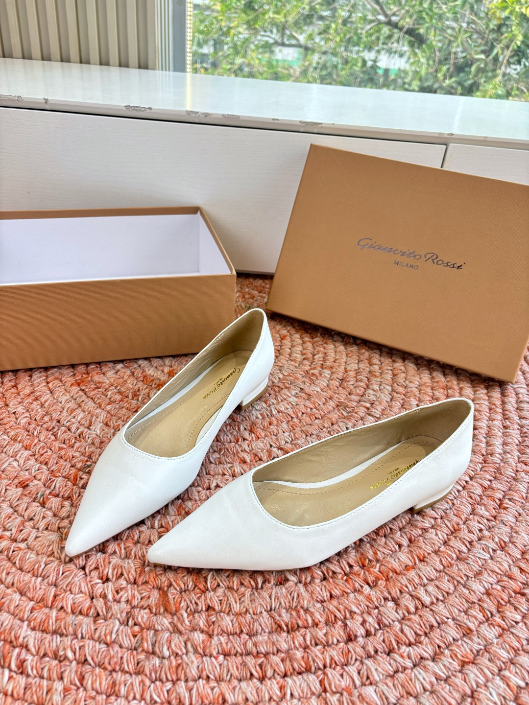 🌾G305😀GianvitoRossi吉安维托罗西 平底 系列经典粉色羊反绒皮&粉色小羊皮超级百搭的一款