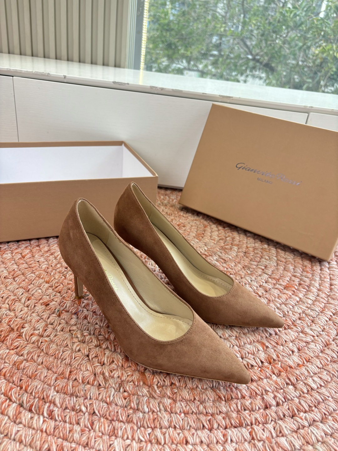 🌾G305😀GianvitoRossi吉安维托罗西 平底 系列经典粉色羊反绒皮&粉色小羊皮超级百搭的一款