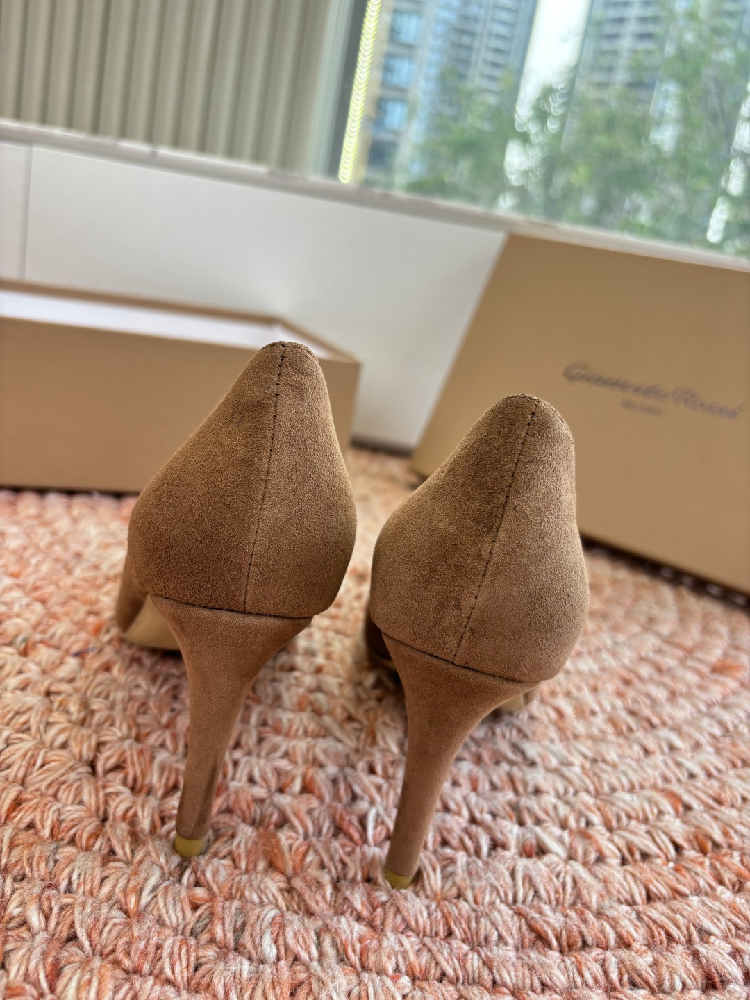 🌾G305😀GianvitoRossi吉安维托罗西 平底 系列经典粉色羊反绒皮&粉色小羊皮超级百搭的一款