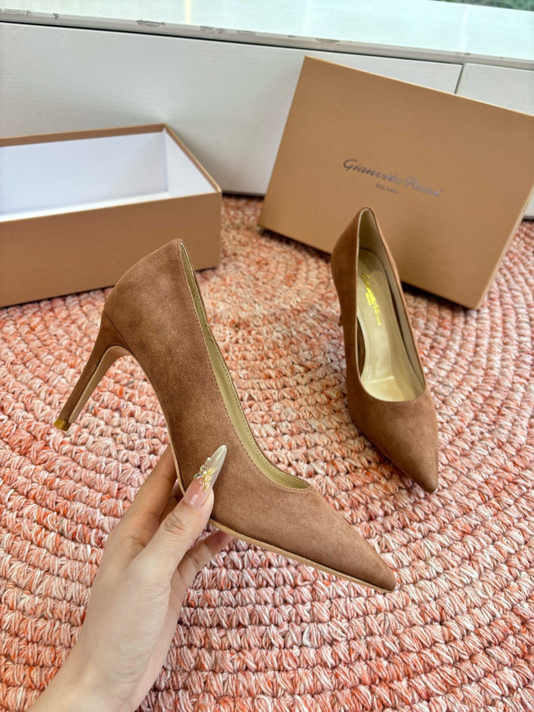 🌾G305😀GianvitoRossi吉安维托罗西 平底 系列经典粉色羊反绒皮&粉色小羊皮超级百搭的一款