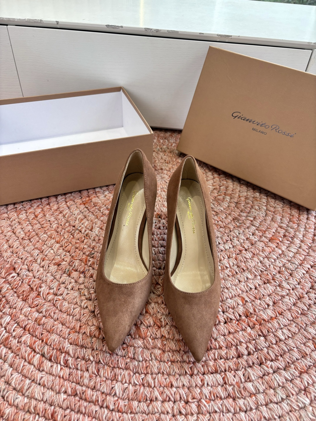 🌾G305😀GianvitoRossi吉安维托罗西 平底 系列经典粉色羊反绒皮&粉色小羊皮超级百搭的一款