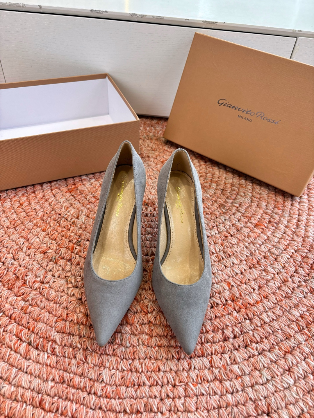 🌾G305😀GianvitoRossi吉安维托罗西 平底 系列经典粉色羊反绒皮&粉色小羊皮超级百搭的一款