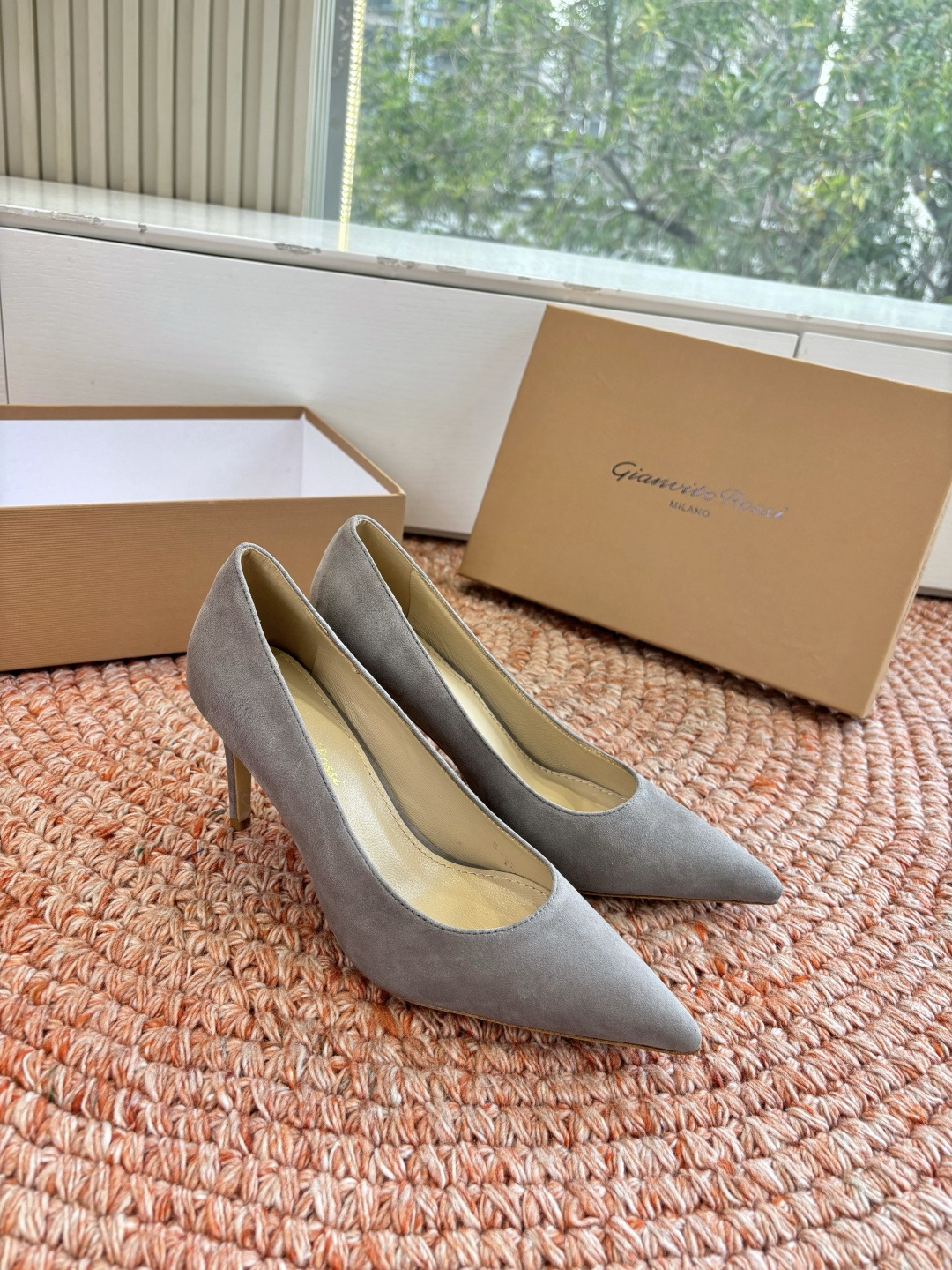 🌾G305😀GianvitoRossi吉安维托罗西 平底 系列经典粉色羊反绒皮&粉色小羊皮超级百搭的一款