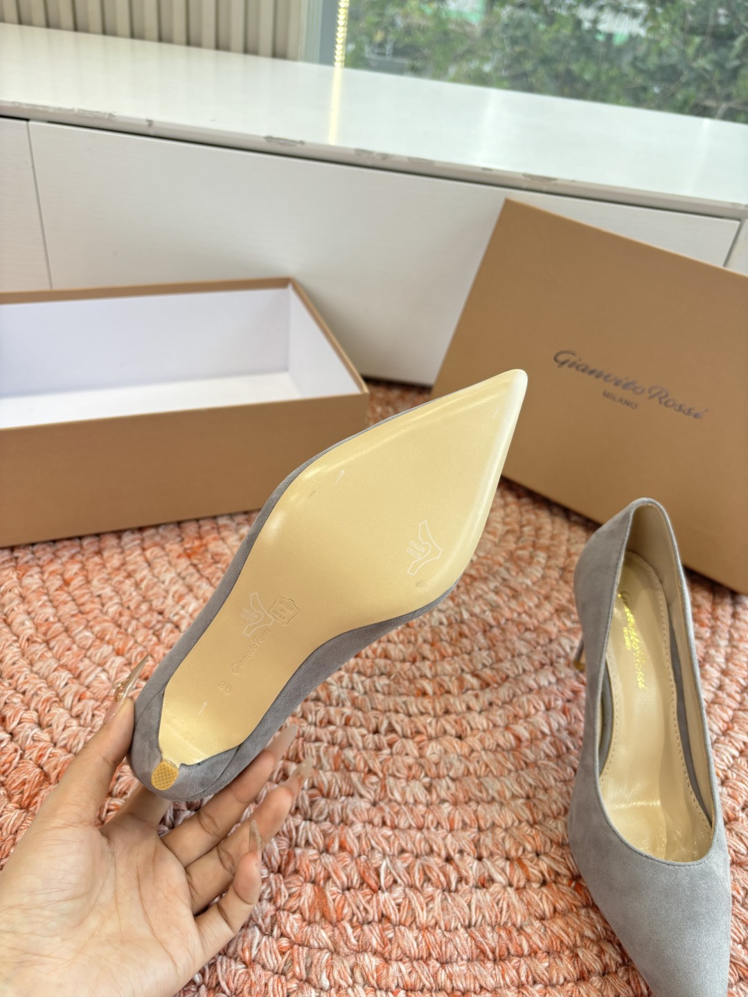 🌾G305😀GianvitoRossi吉安维托罗西 平底 系列经典粉色羊反绒皮&粉色小羊皮超级百搭的一款