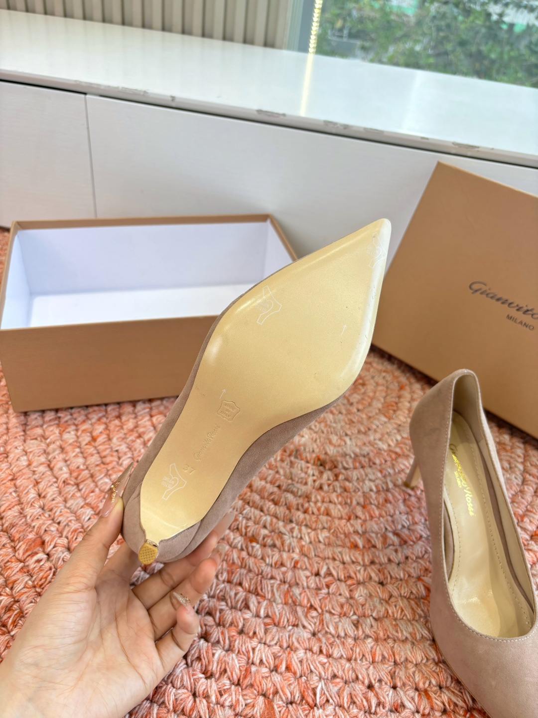 🌾G305😀GianvitoRossi吉安维托罗西 平底 系列经典粉色羊反绒皮&粉色小羊皮超级百搭的一款