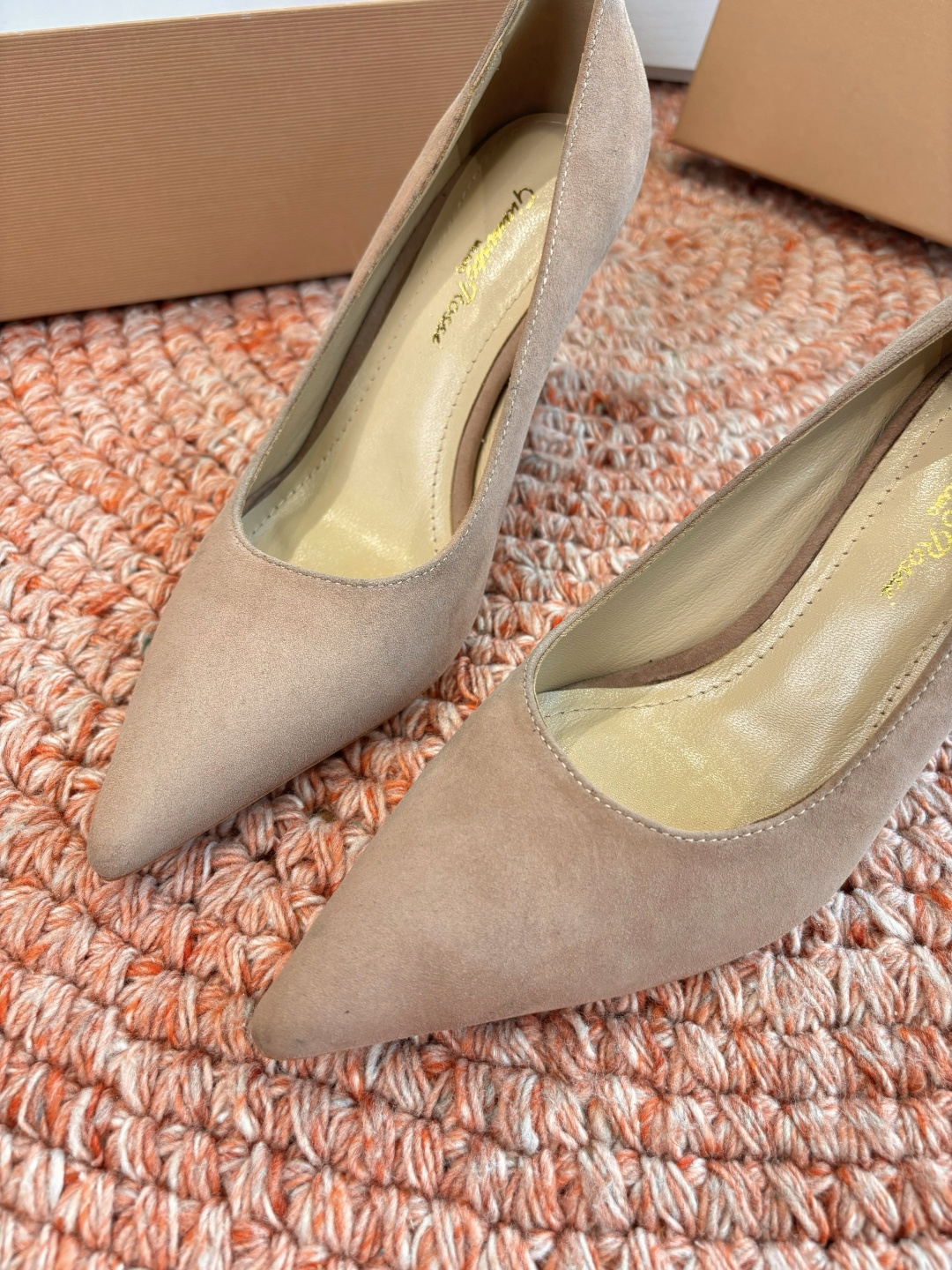 🌾G305😀GianvitoRossi吉安维托罗西 平底 系列经典粉色羊反绒皮&粉色小羊皮超级百搭的一款