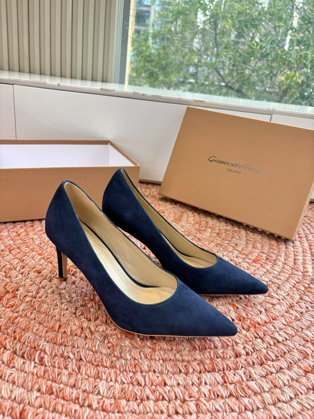 🌾G305😀GianvitoRossi吉安维托罗西 平底 系列经典粉色羊反绒皮&粉色小羊皮超级百搭的一款