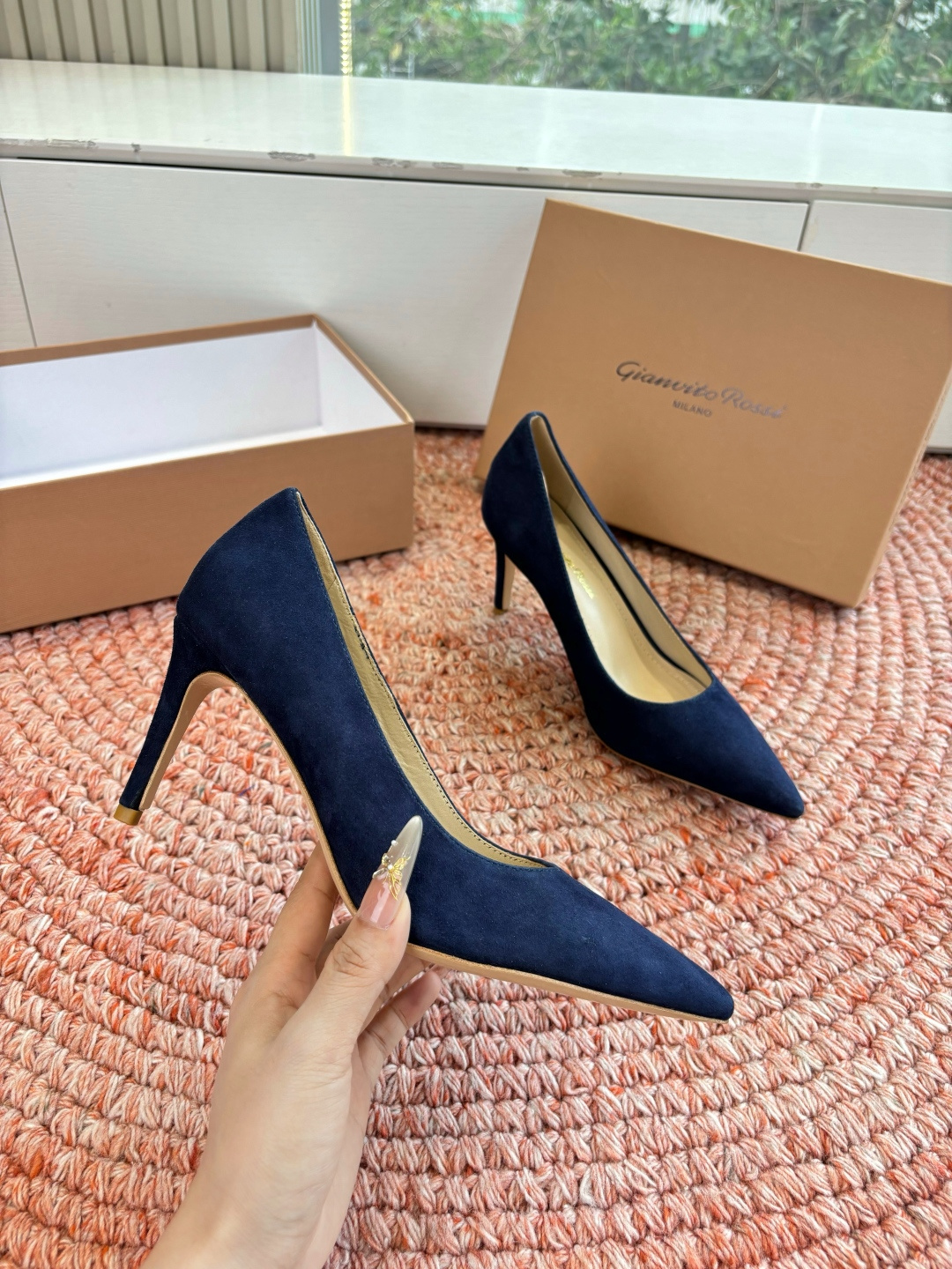 🌾G305😀GianvitoRossi吉安维托罗西 平底 系列经典粉色羊反绒皮&粉色小羊皮超级百搭的一款