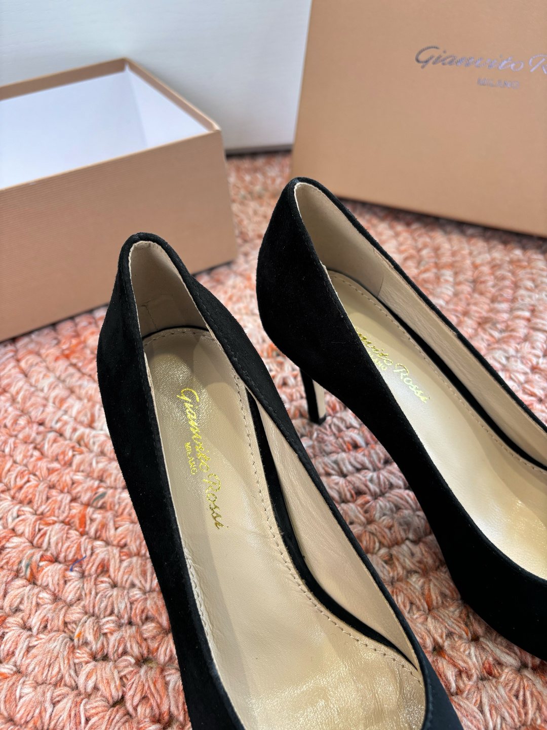 🌾G305😀GianvitoRossi吉安维托罗西 平底 系列经典粉色羊反绒皮&粉色小羊皮超级百搭的一款