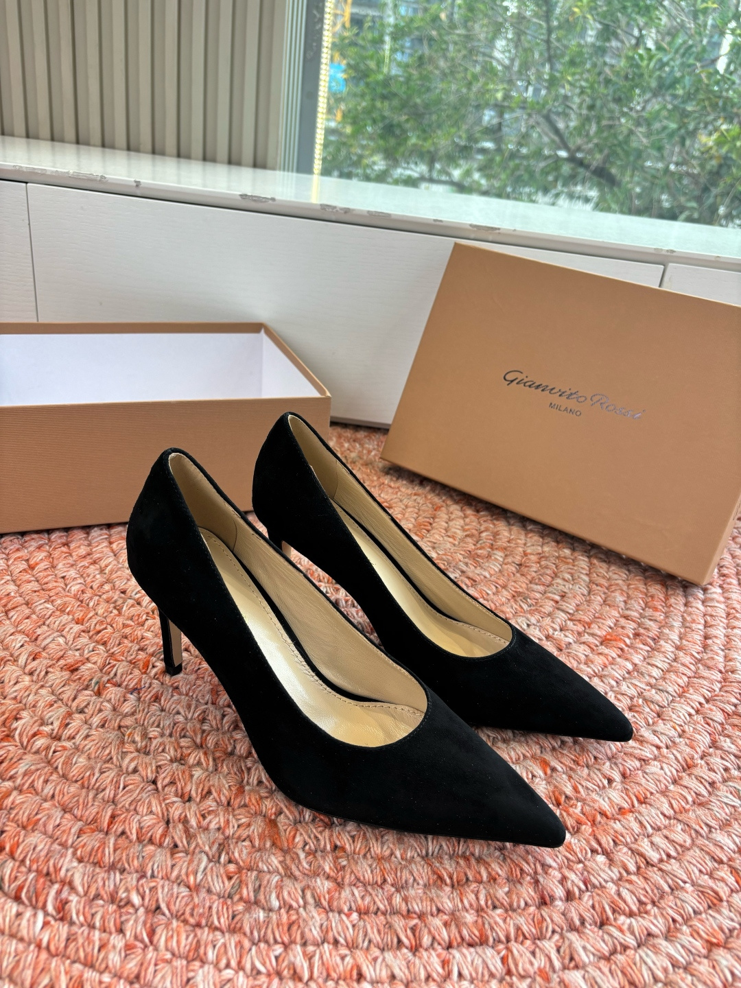 🌾G305😀GianvitoRossi吉安维托罗西 平底 系列经典粉色羊反绒皮&粉色小羊皮超级百搭的一款