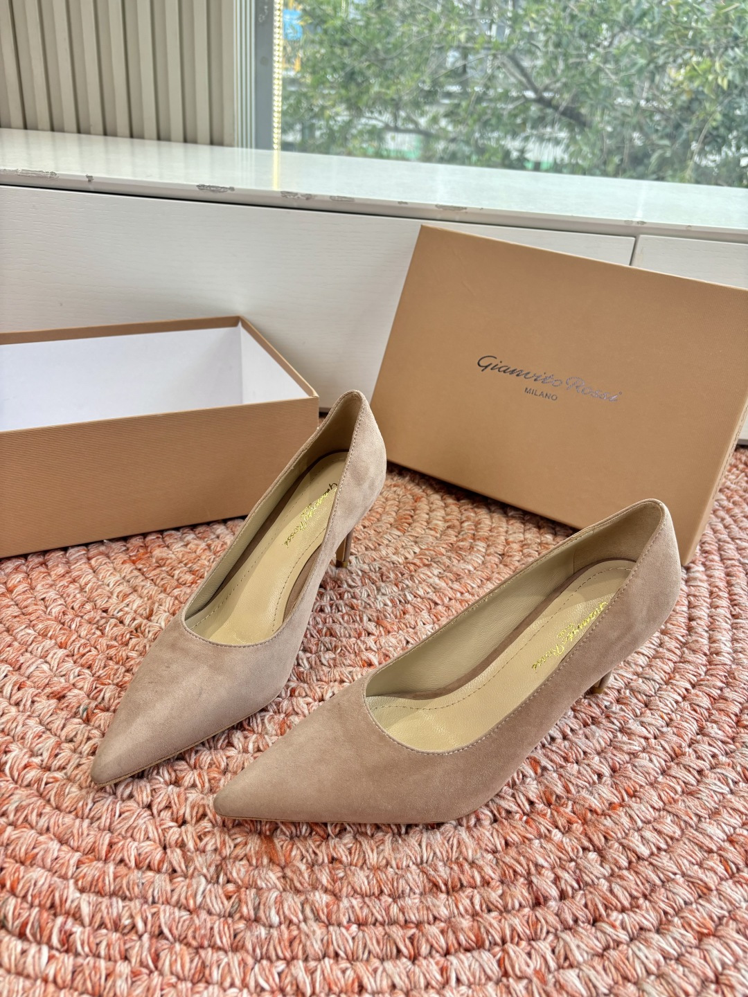 🌾G305😀GianvitoRossi吉安维托罗西 平底 系列经典粉色羊反绒皮&粉色小羊皮超级百搭的一款