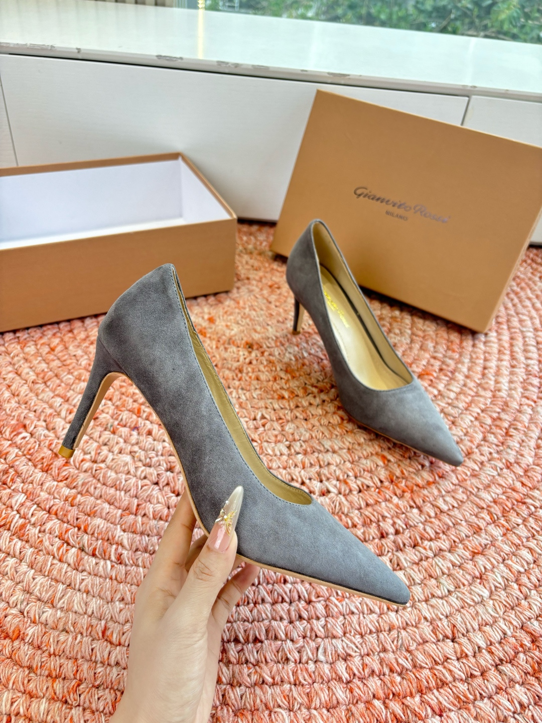 🌾G305😀GianvitoRossi吉安维托罗西 平底 系列经典粉色羊反绒皮&粉色小羊皮超级百搭的一款